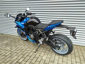 Suzuki GSX-8R - 4