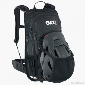 Nový batoh EVOC Stage 12L Black - 4