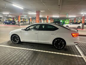 Škoda superb Sportline III 2.0 tdi 140 kw - 4