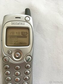 Alcatel OT-501: krásný retro mobil bez foťáku - 4