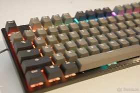 Nová Herní Mechanická Klávesnice 87% s RGB - 4