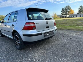 VOLKSWAGEN GOLF 1,9 TDI  66kW - 4