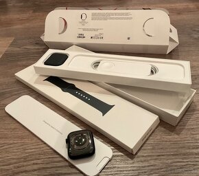 Apple Watch 7  45mm - 4