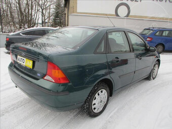 Ford Focus 1,6 16V FUTURA - 4