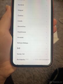 iPhone XR 128gb + 17 obalů k tomu - 4