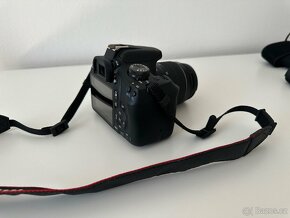 Canon EOS 2000D - 4