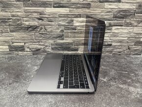 MacBook Pro 13" 2020 M1 / 8GB / 256GB - 4