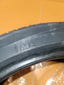 Nové celoroční pneu 235/40 R19 - 4