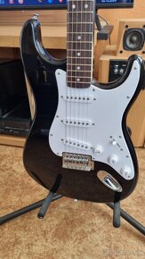 Prodám FENDER SQUIER Bullet Stratocaster LRL BLK - 4