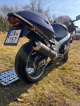 Suzuki gsxr600 - 4