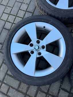 ORIGINÁL Alu Škoda Denom R17, 5x112 - vč. PNEU - 4