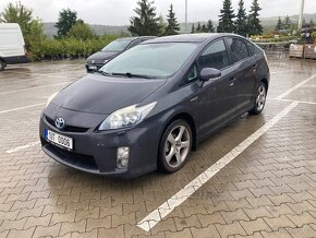 Toyota prius III 1.8 plná výbava exlusive,kůže,servis toyota - 4