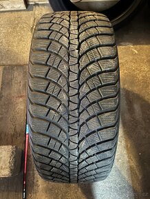 Prodám 4 zimní pneu Kumho 225/40 18 92V - 4