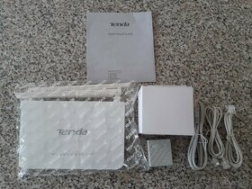 Modem Router Tenda N300 ADSL 2+ - 4