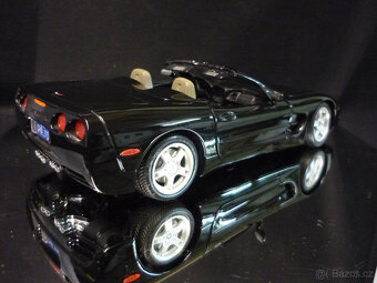 Chevrolet Corvette C5 Bburago 1/18 - 4