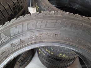 Prodám zimní pneu 205/60/16 Michelin - 4