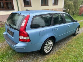 VOLVO V50 2.0D 100kw r.11/2004 208000km,klima,esp,bez koroze - 4