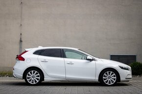 Volvo V40 D4 Momentum Geartronic - 4