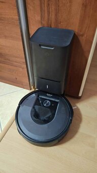 Roomba i7+ vcetne vyprazdnovaci stanice + nova cistici hlava - 4