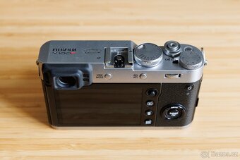 Fujifilm X100F + Squarehood - 4