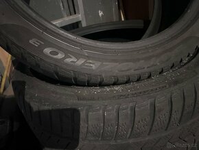 235/40-19 Zimní pneu Pirelli Sottozero 3 - 4