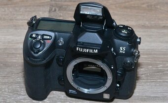 FUJIFILM FinePix S5Pro SUPER CCDProfesionál DSLR - 4