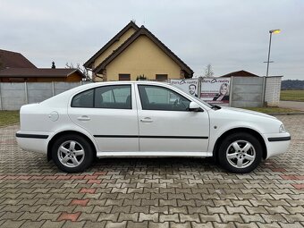 Škoda octavia 1.6 Tour - 4