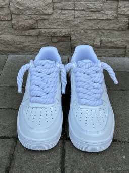 Nike Air Force 1 - Bílé s hrubými bílými šňůrkami - 4