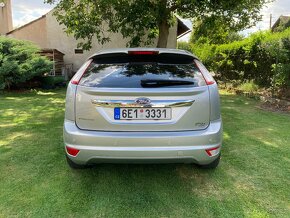 Ford Focus 2.0 benzin 107 KW hatchback GHIA - 4