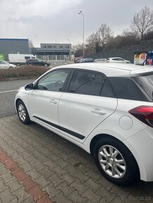 Hyundai i20 1.0 TurboGDI 74kw benzin rv: 09/2016 - 4