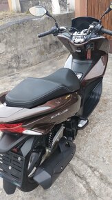 2014 Honda pcx 125 najeto 13t.km mozno ridit s ridicakem B - 4