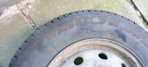 Zimní pneu dodávka 195/70 R 15C , cca10mm - 4