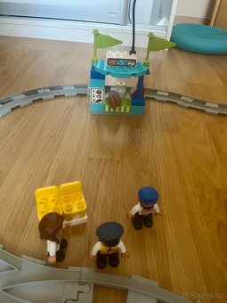 Lego Duplo 10875 Nákladní vlak - 4