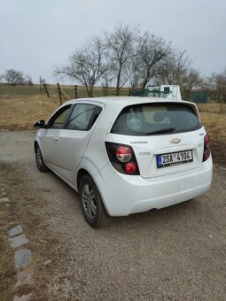 Chevrolet Aveo - 4