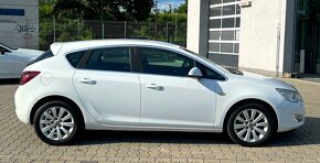 Opel Astra J 1.7CDTI Cosmo Aut.Klima Tempomat Handsfree - 4