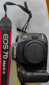 Canon EOS 7D Mark II - 4