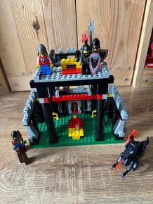 LEGO 6097 - Night Lord's castle - 4