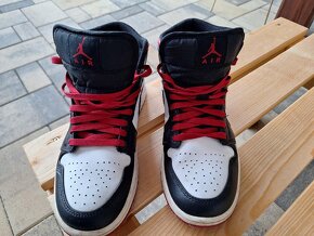 Nike Air Jordan 1 - 4