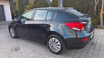 Chevrolet CRUZE 1.6i hatchback - 4