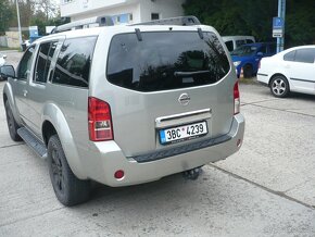 Nissan  Pathfinder  2.5 dCi - 4