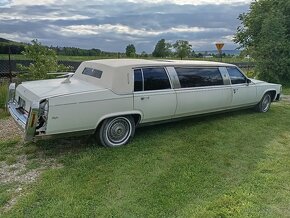 1988 Cadillac Fleetwood Brougham 5.0L, limo. - 4