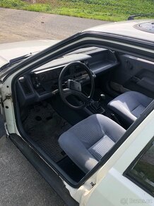 Renault 21 z roku 1987, 1.7i , 69KW - 4