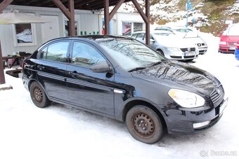 Hyundai Accent - 4