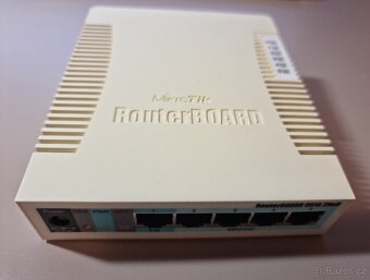 Mikrotik router RB951G-2HnD, 5x Gigabit Ethernet, WiFi 4, 12 - 4