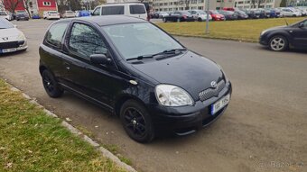 Toyota Yaris 1.3 - 4