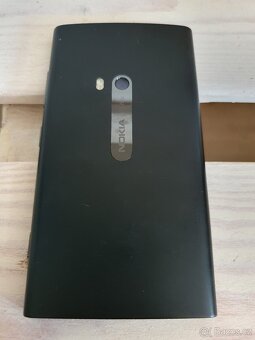 Pro sběratele Nokia Lumia 920, horší nabíjecí port. - 4