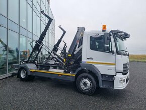 NOVÝ MERCEDES ATEGO 1630 NOSIČ KONTEJNERU S RUKOU HIAB - 4