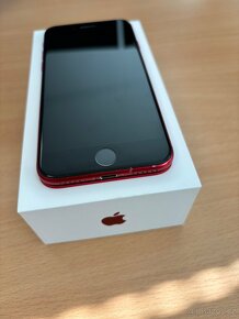 Prodám iPhone SE 2020 (PRODUCT) RED 64GB - 4