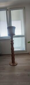 Ručně vyrobený stojan na květináč z masivu - 4