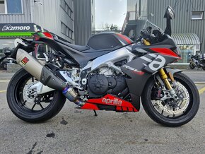 Aprilia RSV4 1100 Factory - 4